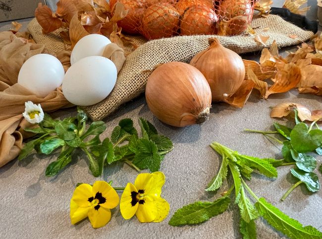 Ostereier nat&uuml;rlich f&auml;rben