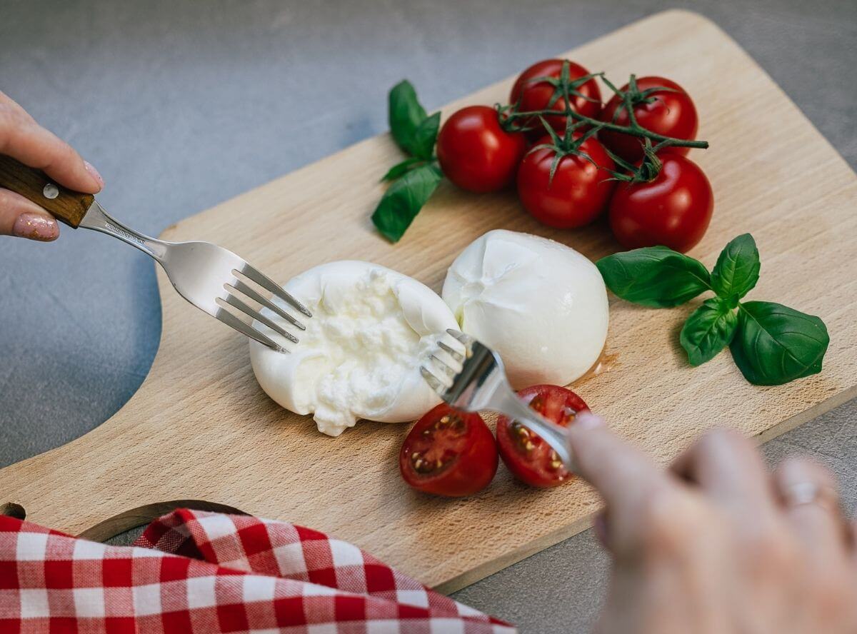 Burrata - Cremige Käsespezialität aus Italien