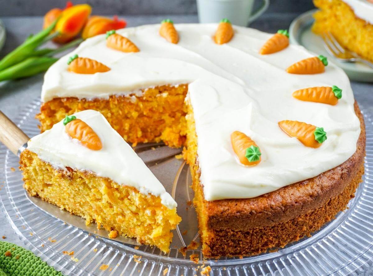Karottenkuchen mit Frischk&auml;se-Frosting
