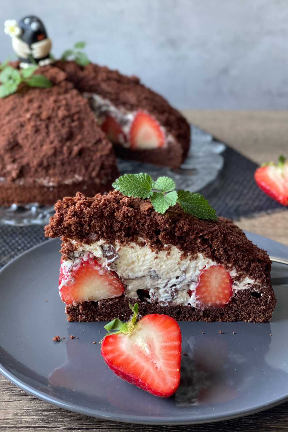 Maulwurfkuchen mit Erdbeeren – einfaches Rezept