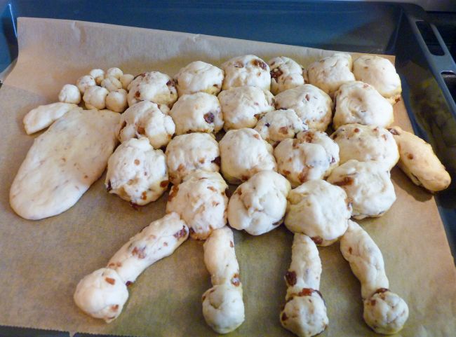 Osterlamm aus Hefeteig formen