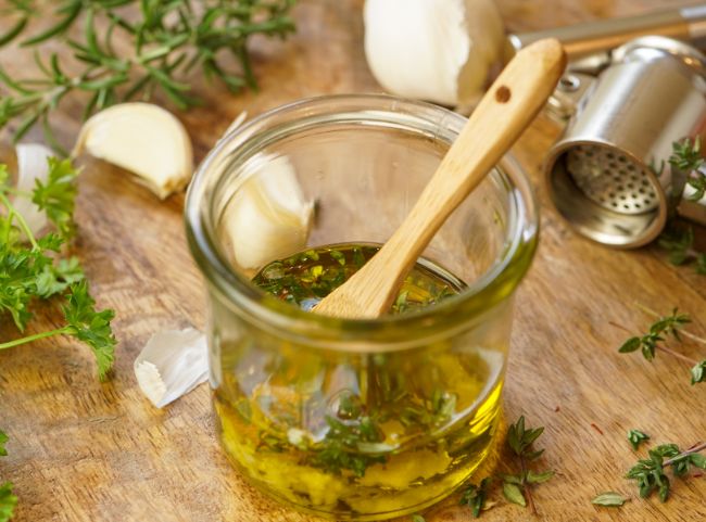 Quetschkartoffeln mit Oliven&ouml;l, Knoblauch und Thymian