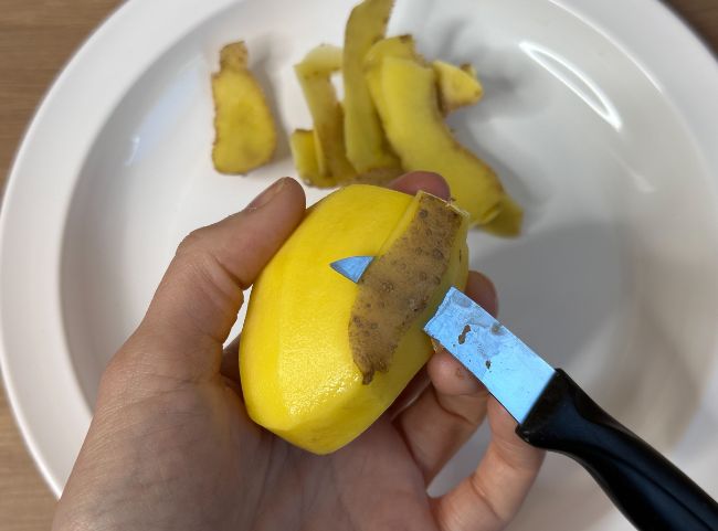 Salzkartoffeln - Kartoffeln sch&auml;len