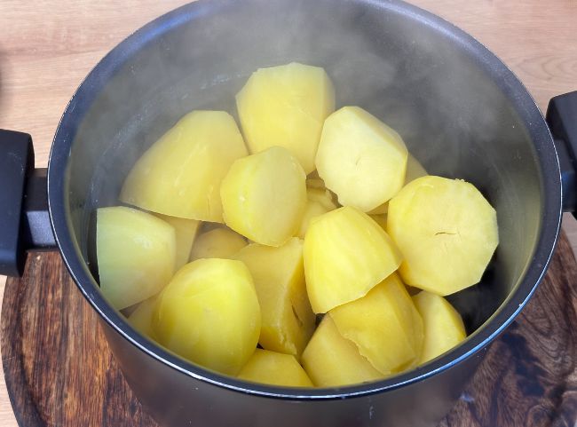 Salzkartoffeln - ausd&auml;mpfen