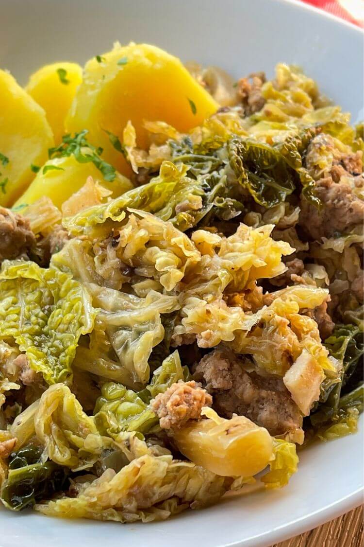 Wirsingeintopf mit Hackfleisch - Omas Rezept